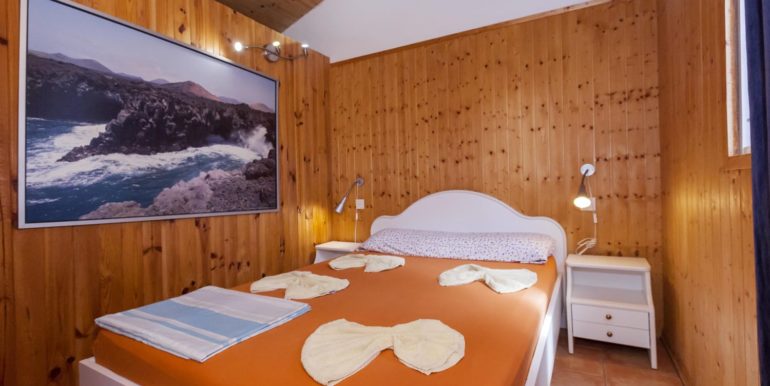 e4108546-92aa-4718-a19c-e0ccaafe4073